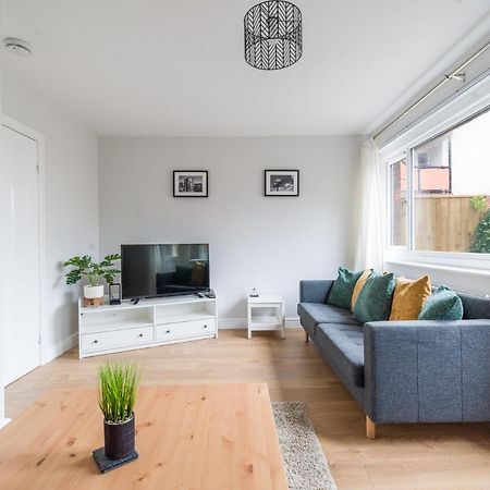 Charming 3-Bed House In Newcastle Upon Tyne Villa Bagian luar foto