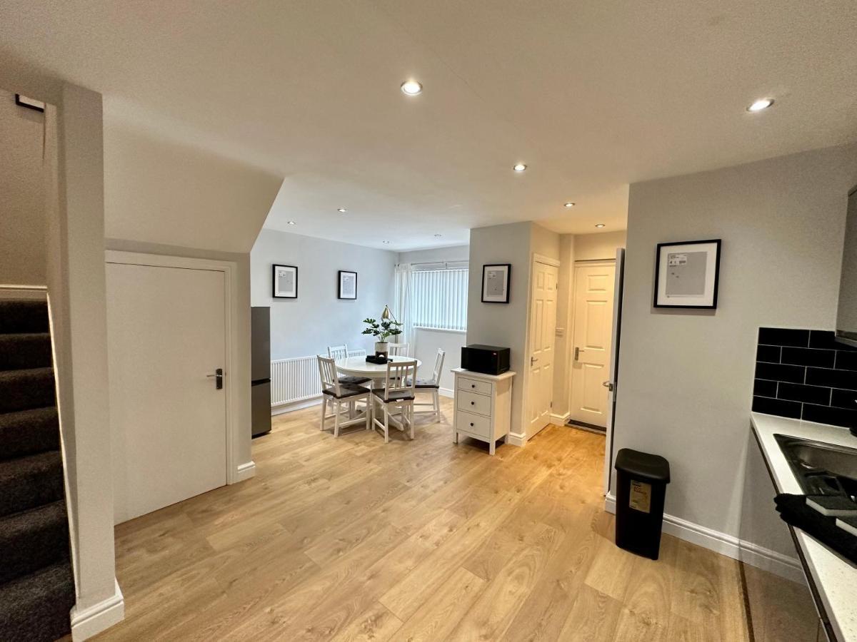 Charming 3-Bed House In Newcastle Upon Tyne Villa Bagian luar foto